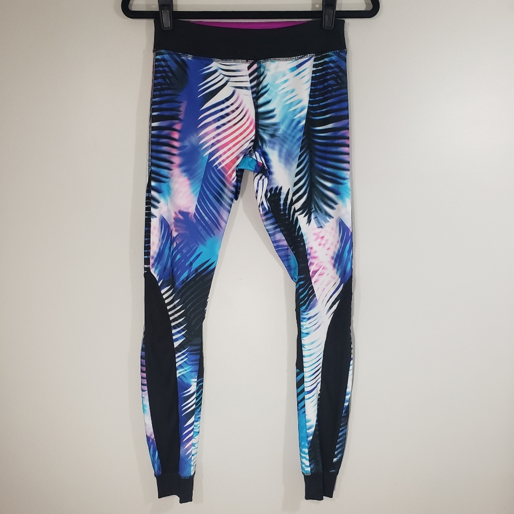 FOREVER 21 mid-rise active palm print leggings